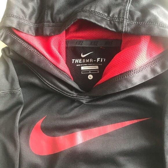 Nike boys red and black thermal fit jacket size L - Picture 2 of 2
